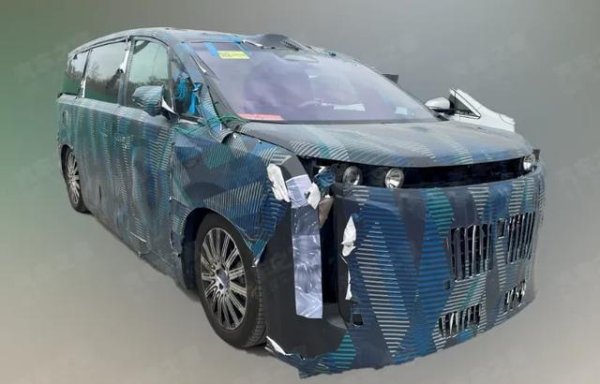 易投投 车身明显加长！第三排空间堪比SUV？续航1100km，百公里还不到6个油？！